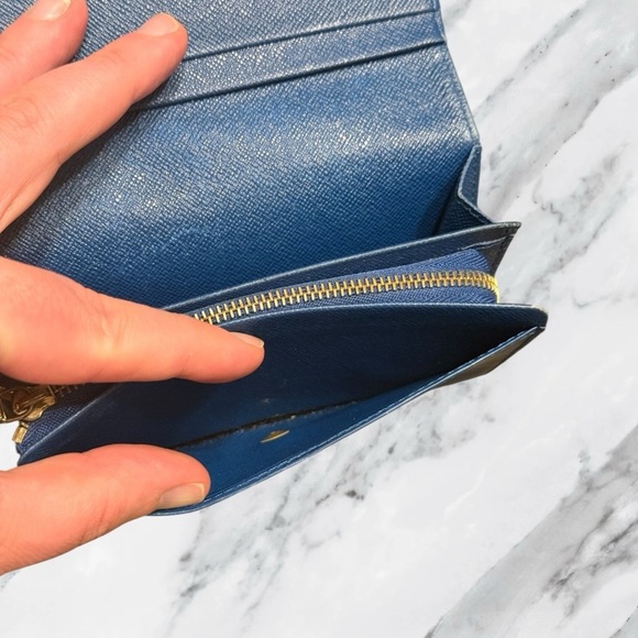 Louis Vuitton Authentic Blue Epi Leather Porte Tresor Wallet with Dustbag - Picture 14 of 16
